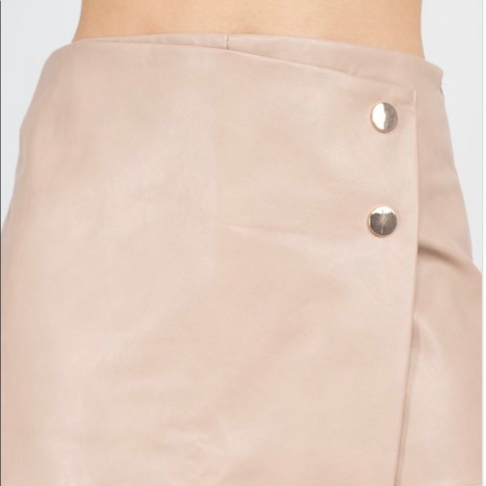 NEW TRENDY DUSTY BLUSH BUTTON FRONT FAUX LEATHER SKORT